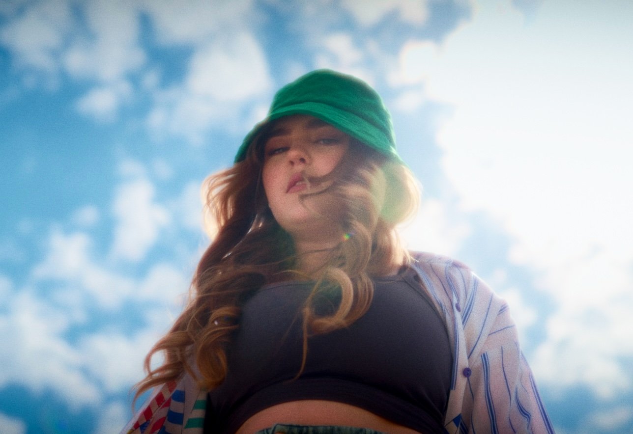 Hanna Andréa Explores the Pressure of Ambition on Epic New Single "Pinnacles" 1 Hanna Andrea Explores the Pressure of Ambition on Epic New Single Pinnacles